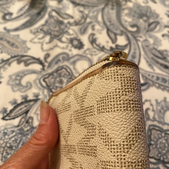 Michael Kors wallet with gold tone plate on front - Picture 7 of 14